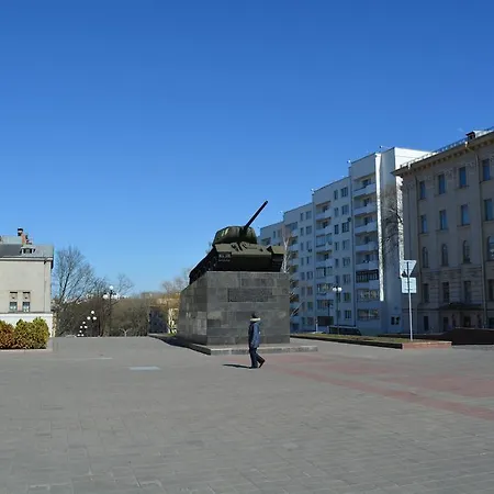 On Marksa Street 42 Апартаменти *